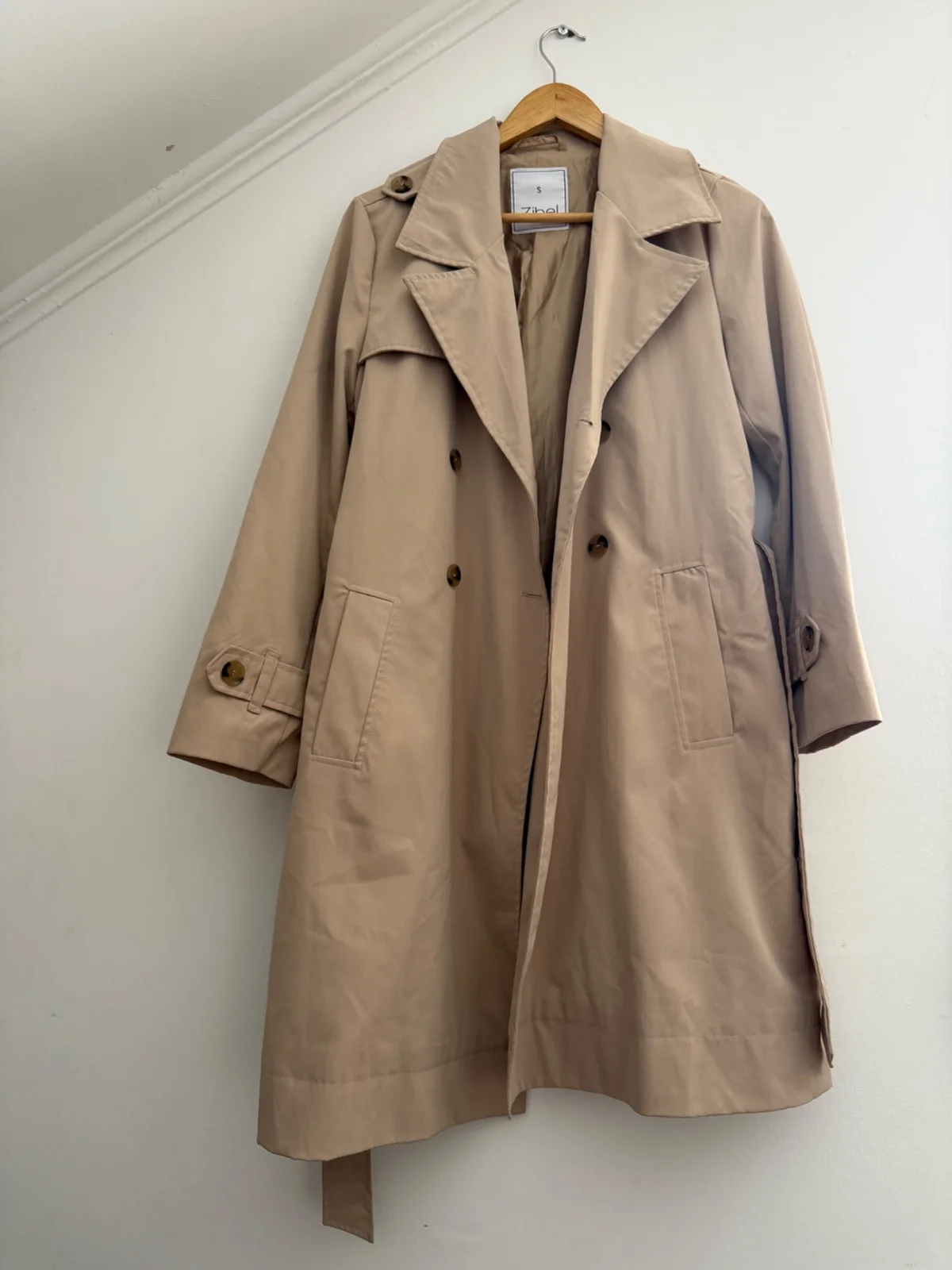 Usado por Anyela , Trench beige , talla S