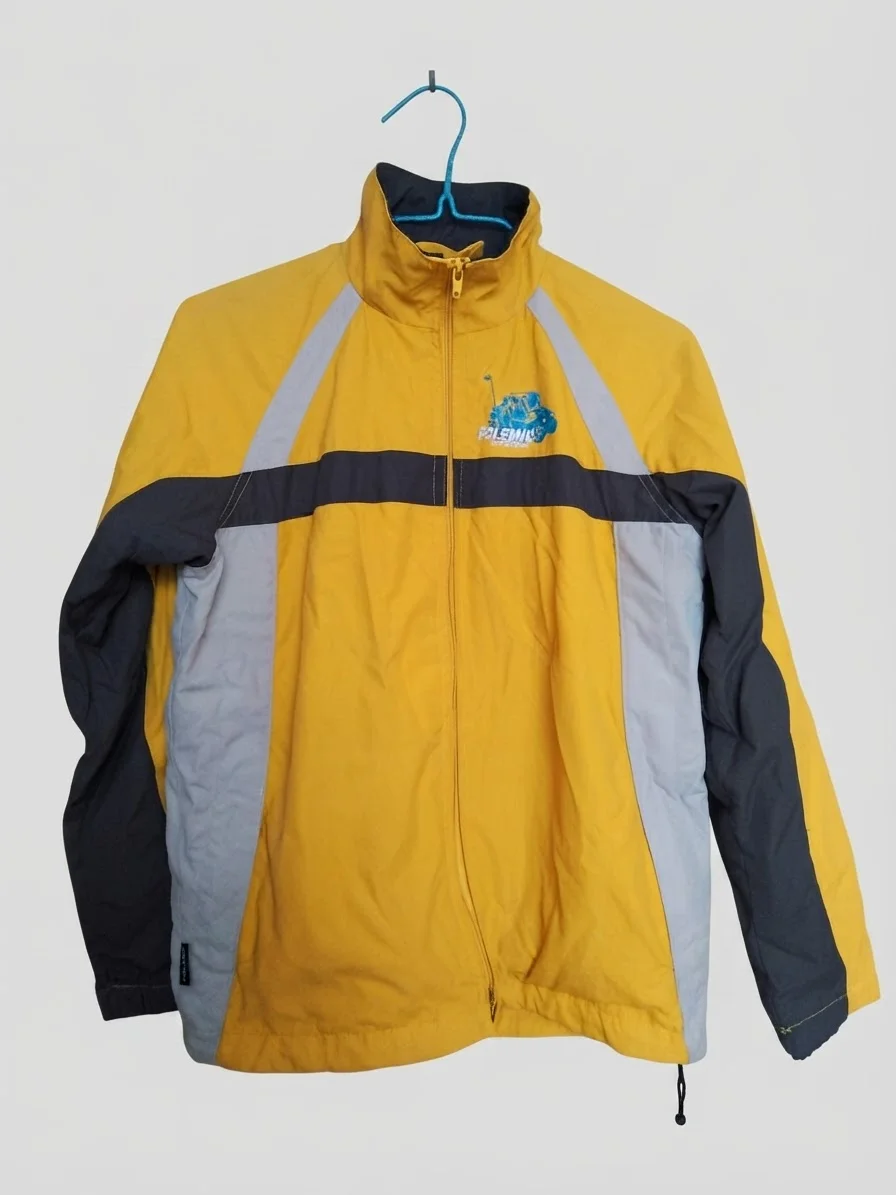 Usado por Joselyn Ithal , Chaqueta , talla M