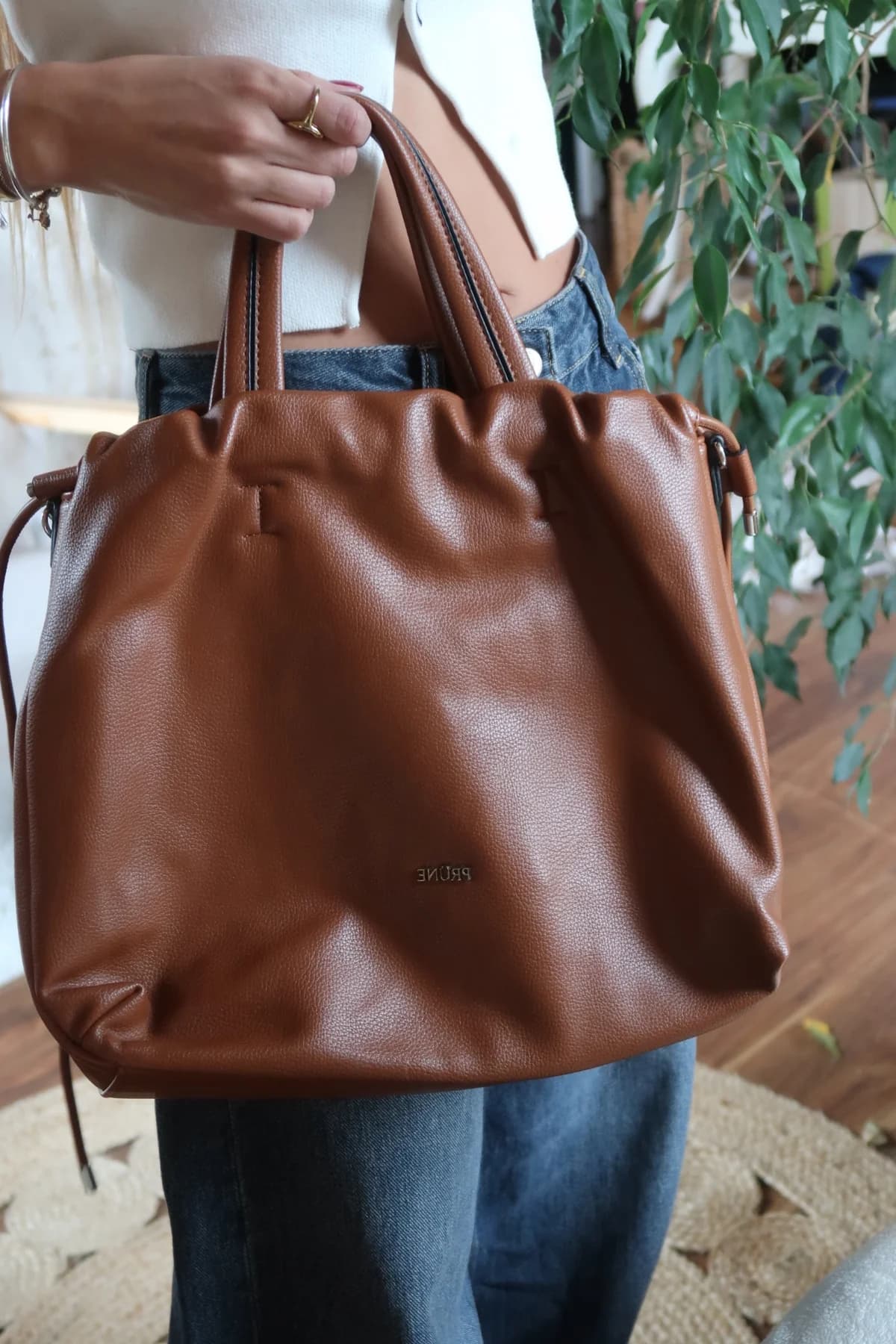 Cartera Prune