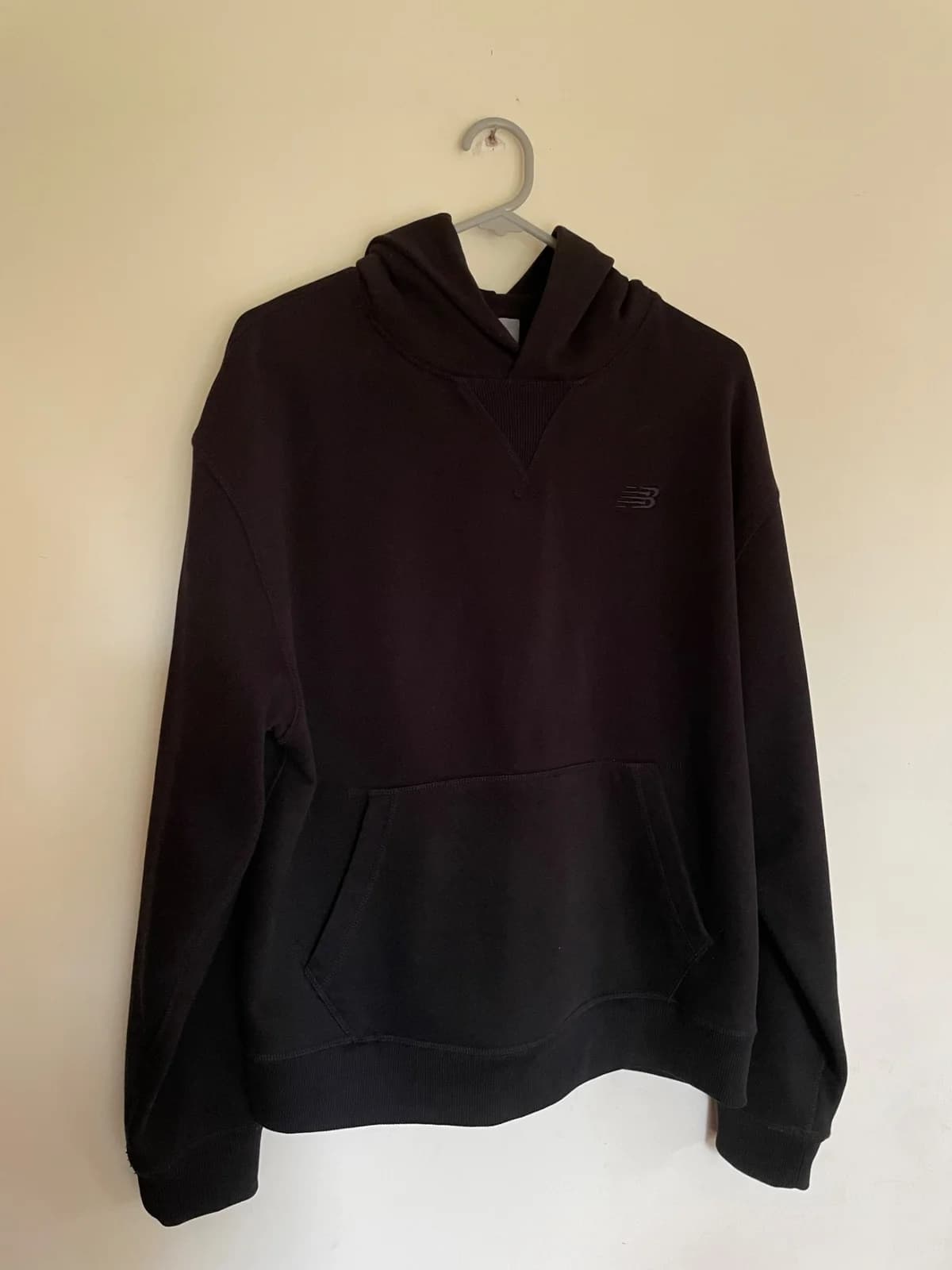 Usado por Cata Pilleux , Hoodie negro , talla S