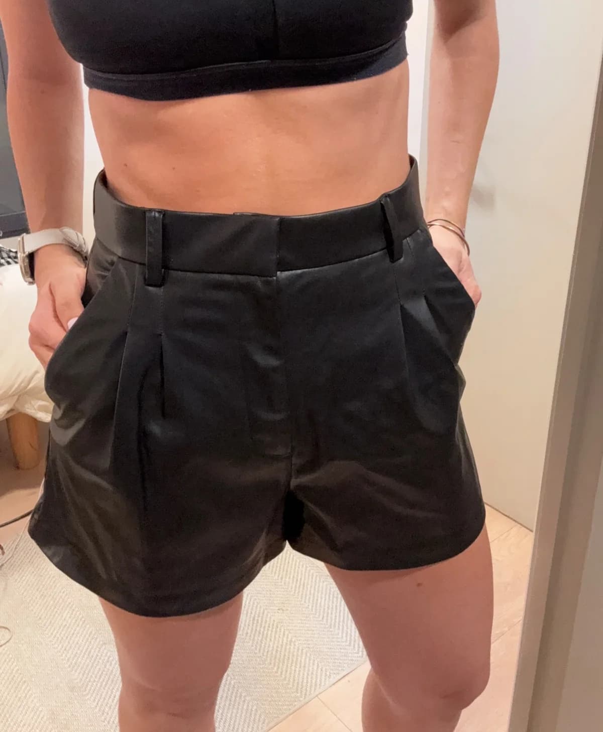 Usado por Trinidad Martinez, Short ecocuero , talla XS