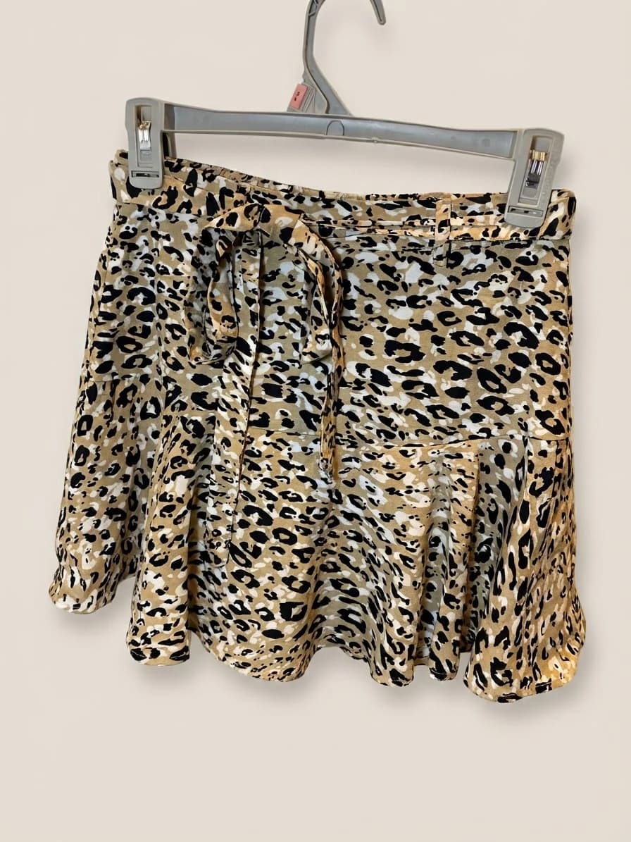Usado por María Jesús Medina Peters, Falda animal print lazo , talla S
