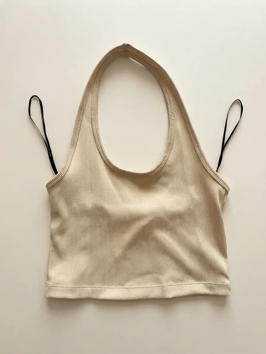 Usado por isi ureta, Top Halter Beige, talla S