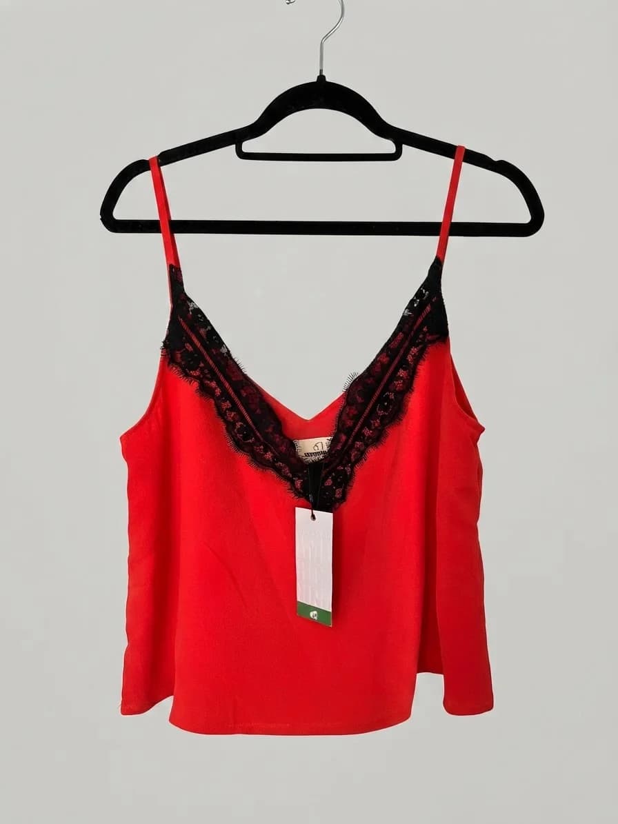 Usado por florencia chartier , polera , talla M