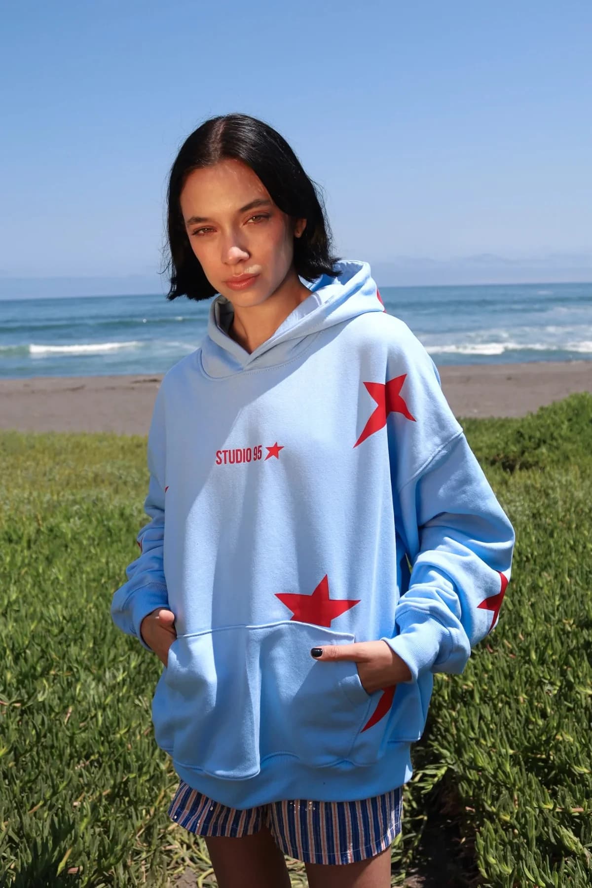 #22 RED STARS HOODIE (L/XL)