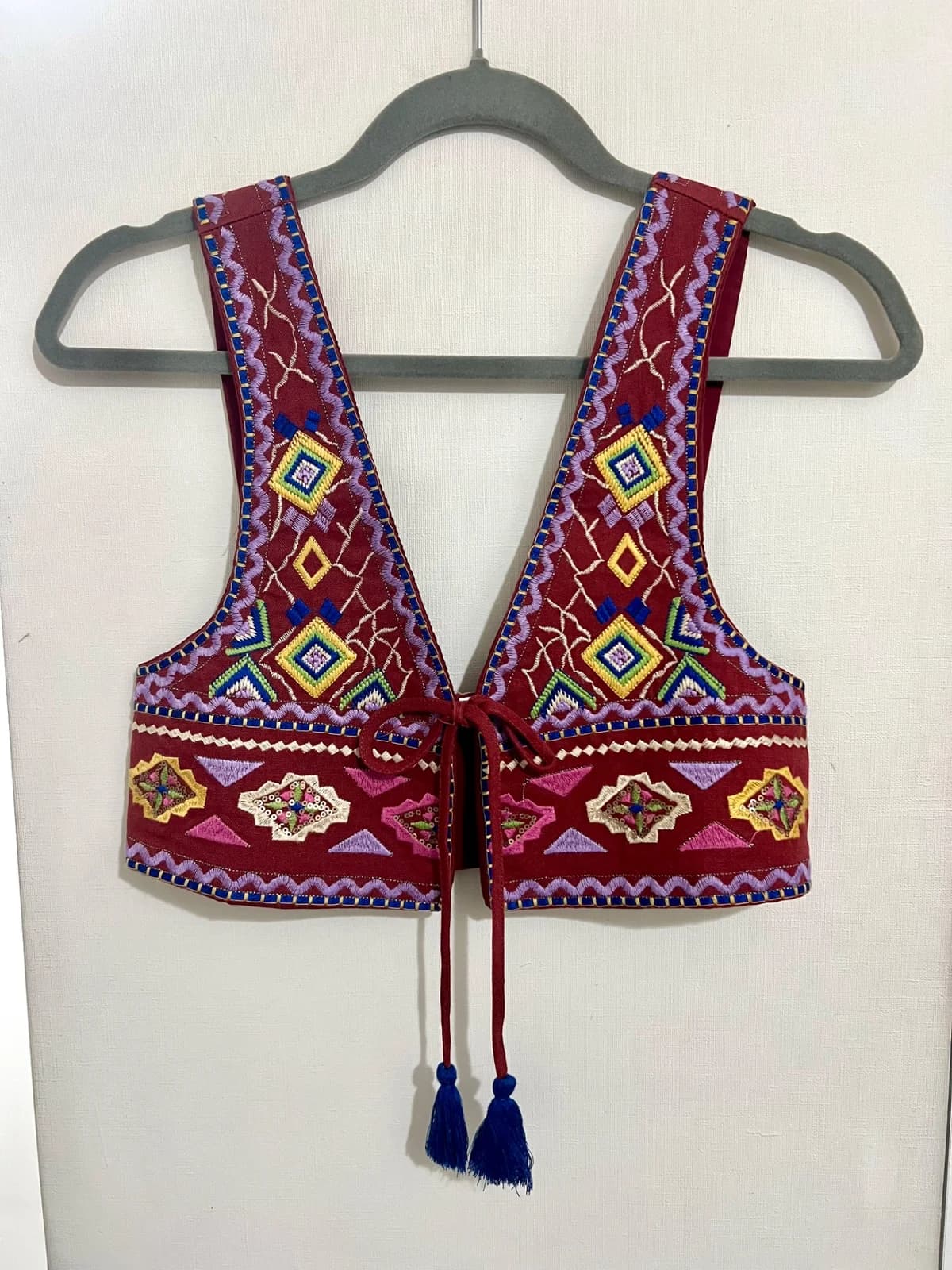 Usado por Luna Lía Reyes Gaete, Vest Bordado, talla XS