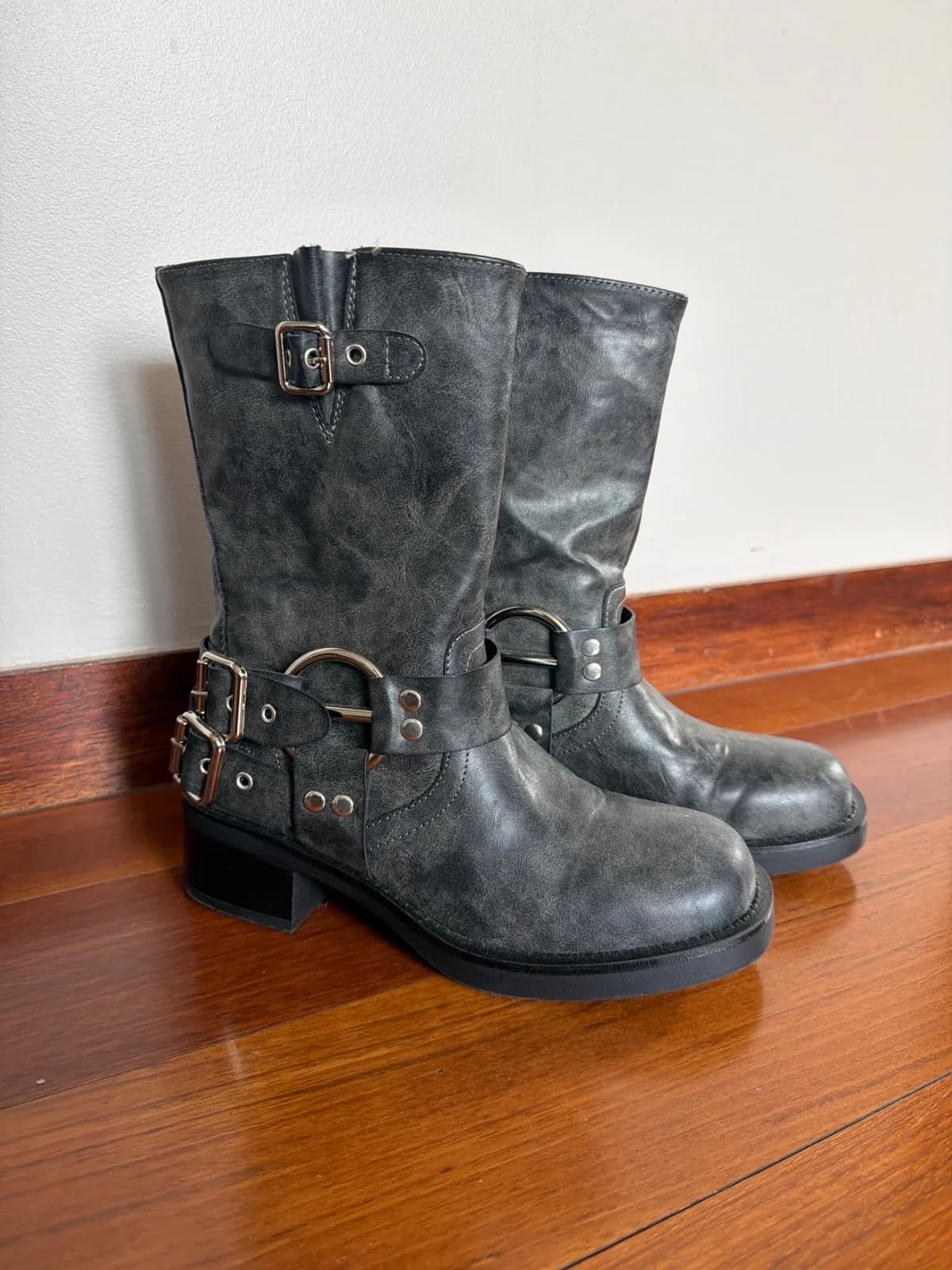 Botas — foto 1