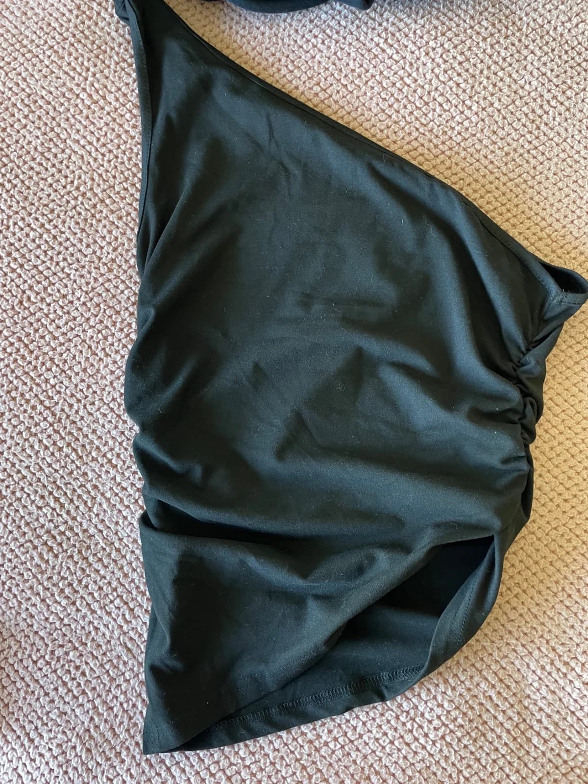 Usado por Maite González, top asimétrico , talla M/L