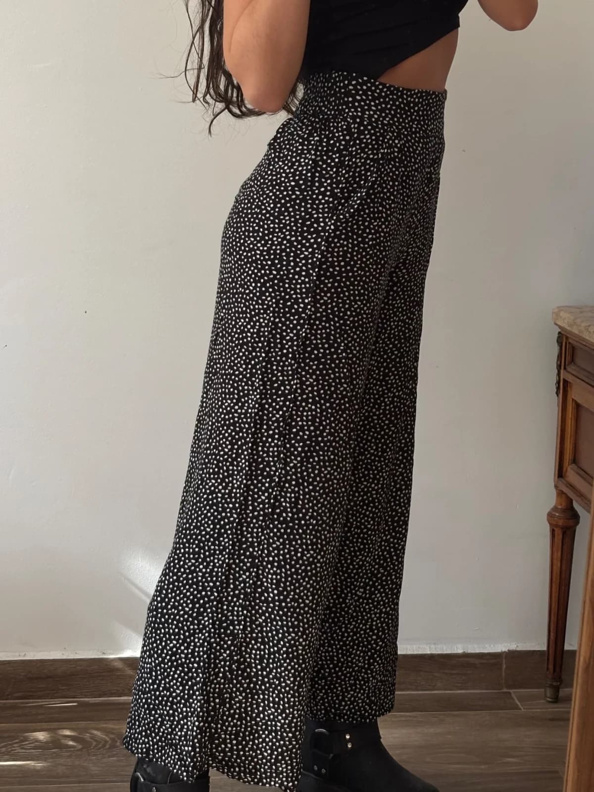 Pantalón puntos