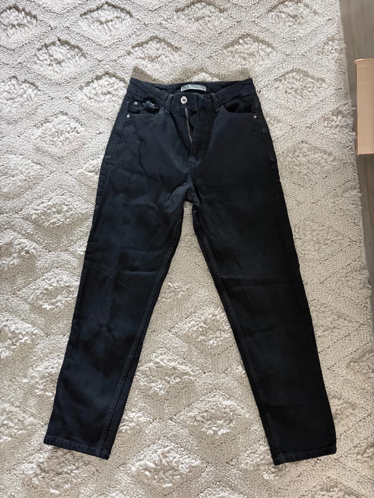 Usado por Maria Jose , Mom Jeans Negros Zara, talla 36