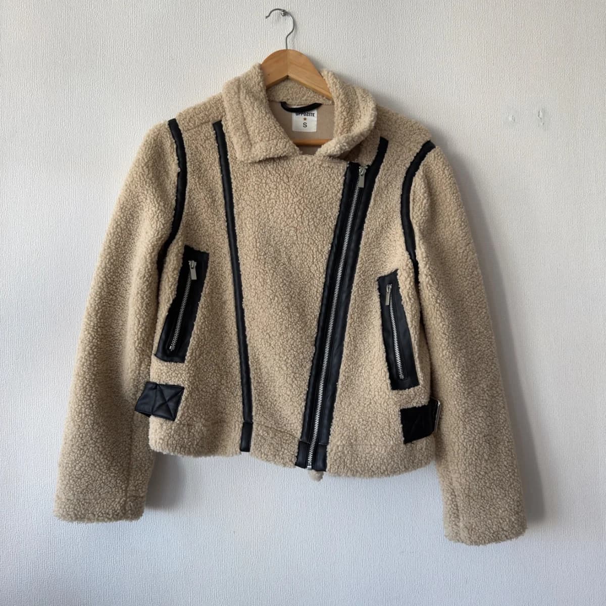 Usado por Cristina Bustos, Chaqueta talla M , talla M
