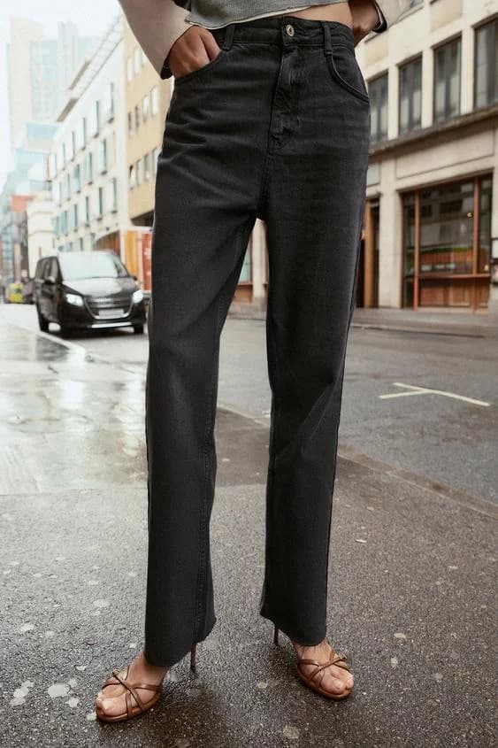 Usado por Elisa Picó, Jeans Grises Straight Tiro Alto, talla 36