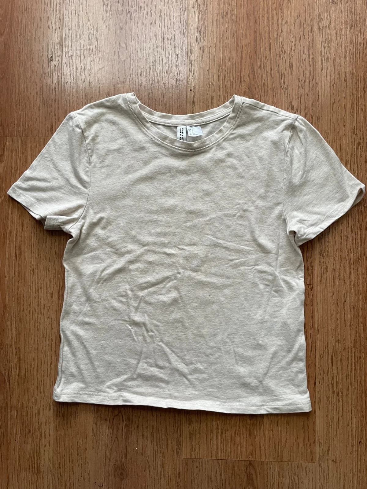 Usado por Cata Pilleux , Top beige , talla S