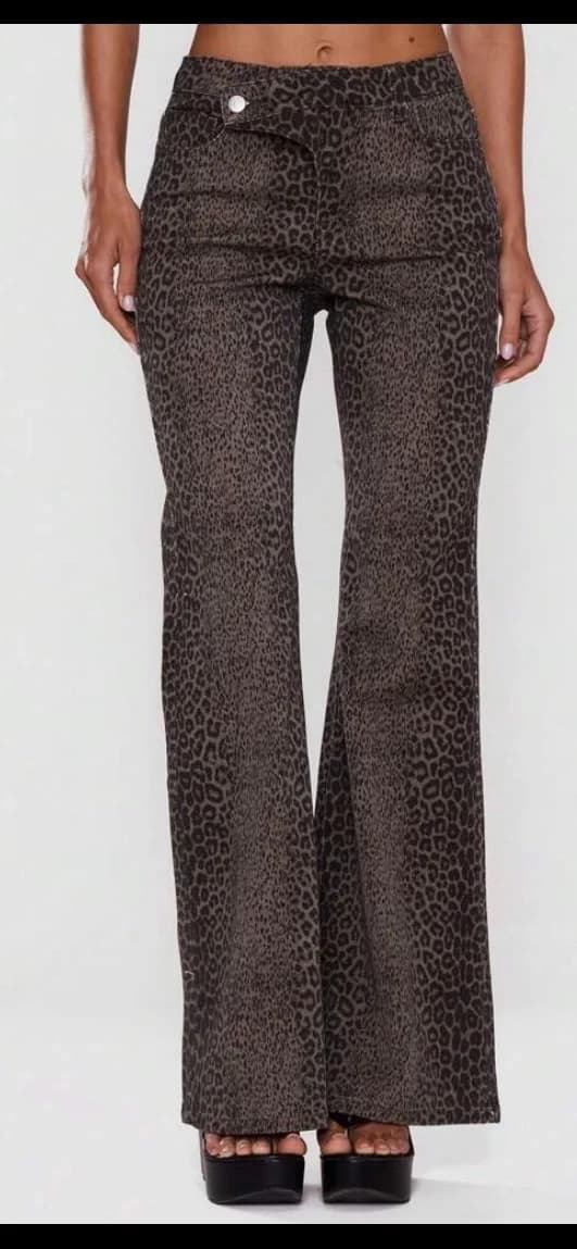 Usado por Francisca Sáez, Jeans animal print , talla 38
