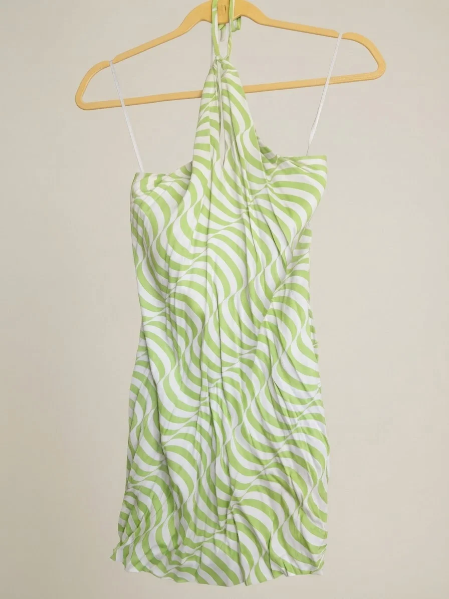 Usado por Isidora Sandoval, Vestido seda verde, talla xs