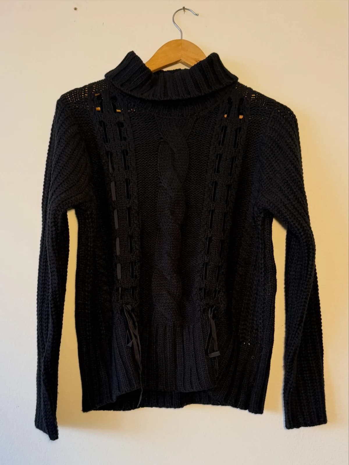Usado por Camila Villagra K., Chaleco con detalle en cinta, talla S/M