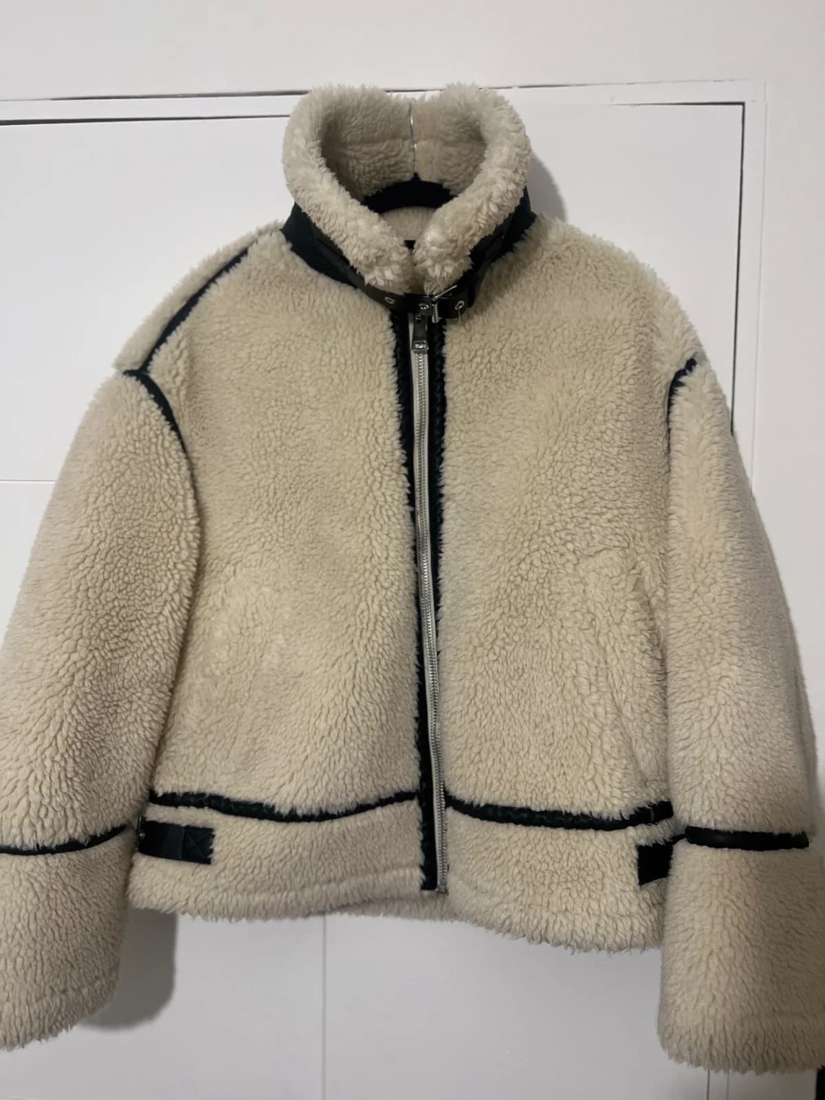 Usado por Lili Bascuñán , Chaqueta teddy/chiporro, talla S