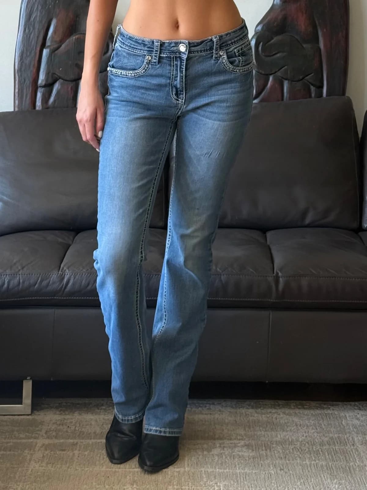 Jeans Tiro Bajo bordados — foto 1