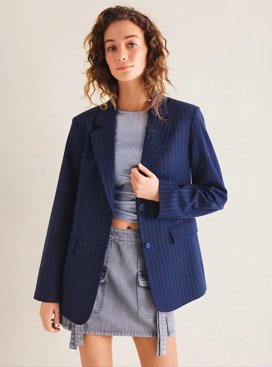 Usado por Aurora Bittelman, Blazer azul rayas , talla XS