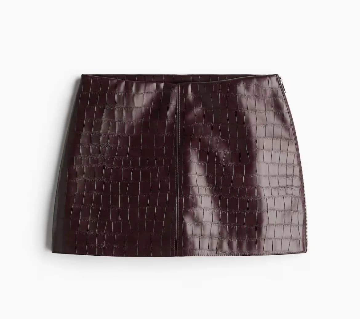 Usado por constanza colihuinca, Falda H&M Burdeo cuerina, talla 32