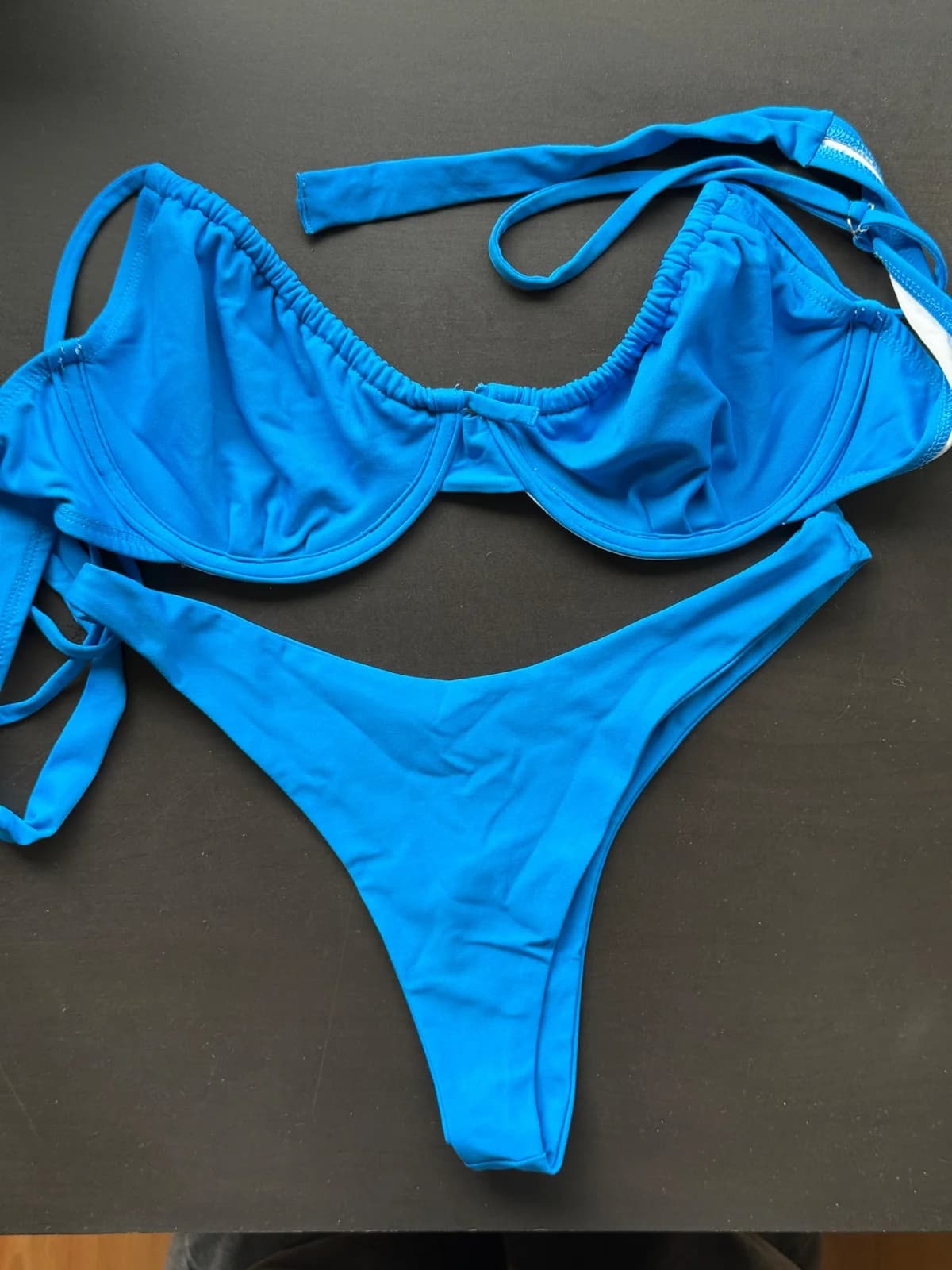 Usado por Renata Rivera , Bikini Jose Herrera, talla M/L