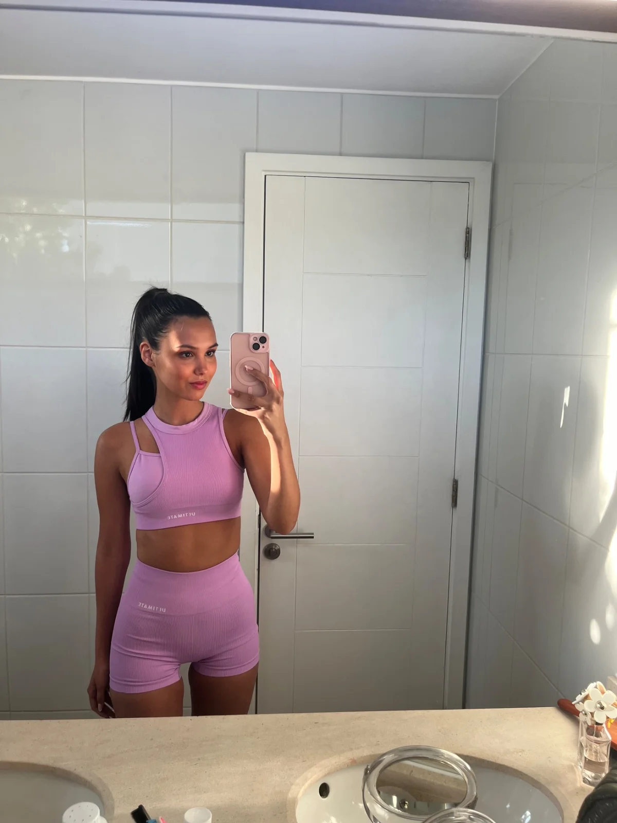 Conjunto deportivo lila