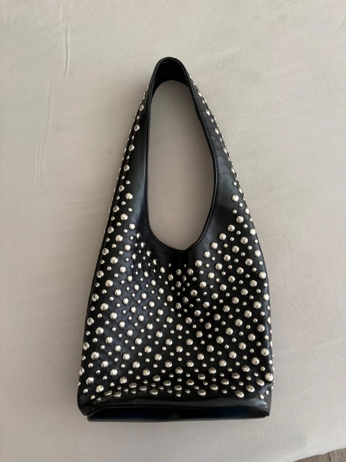 Cartera tachas — foto 1