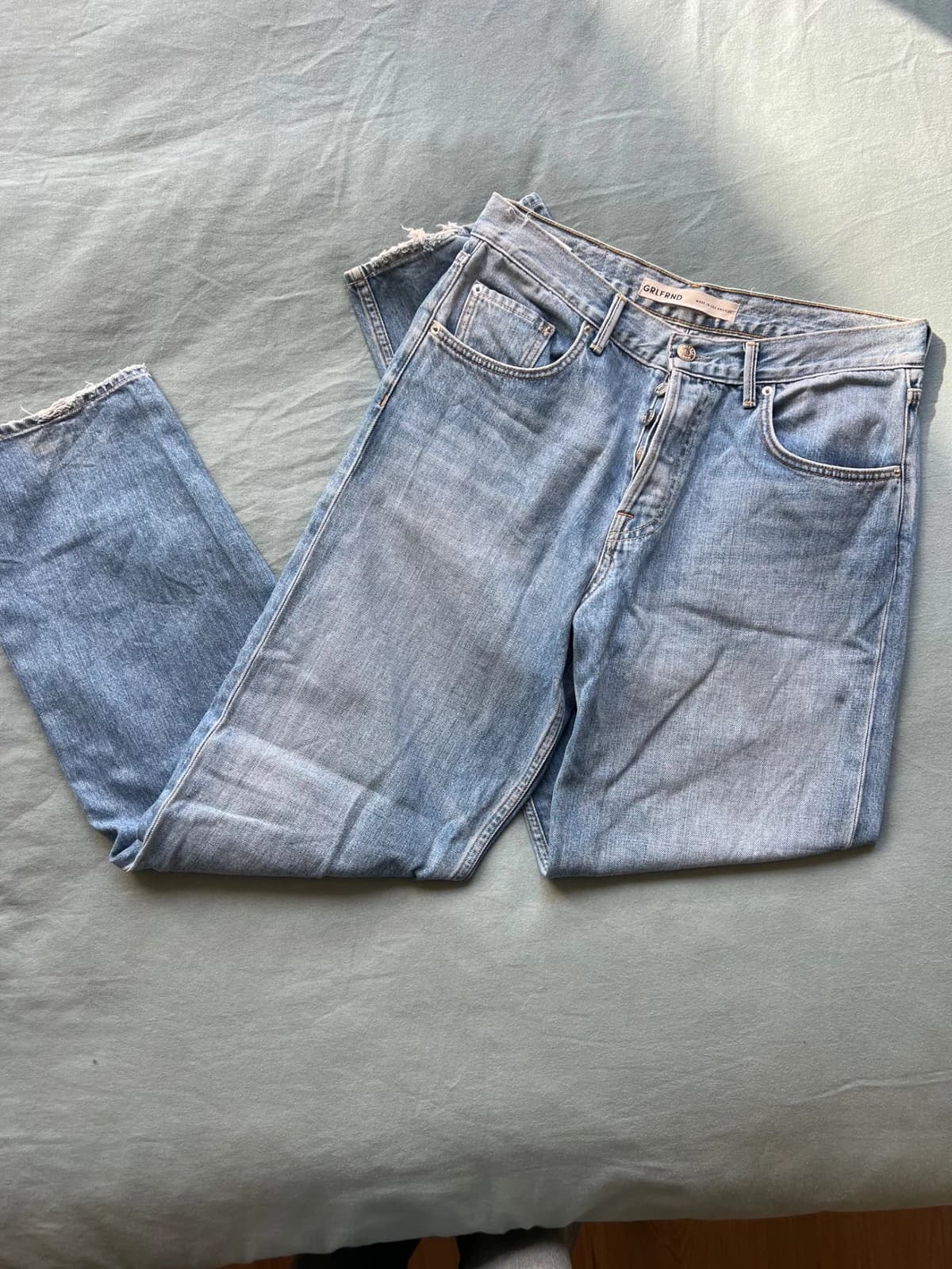 Usado por Fernanda Villalobos, Jeans GRLFRND, talla 38