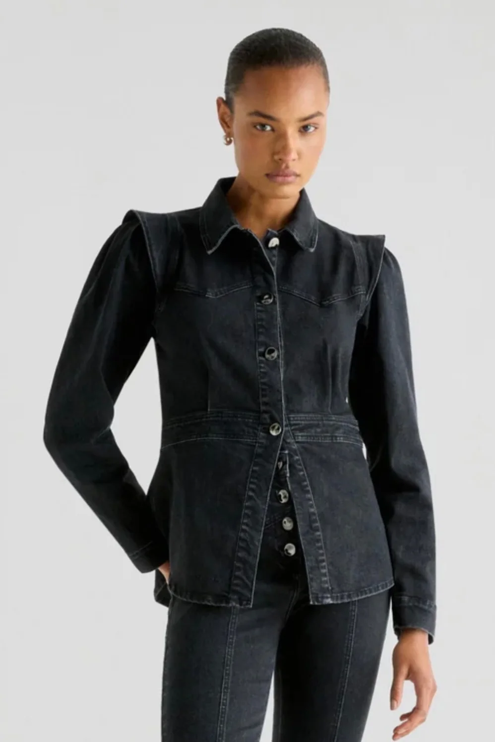 Usado por Elisa Fullerton, Camisa denim Scalpers Xs nueva, talla Xs
