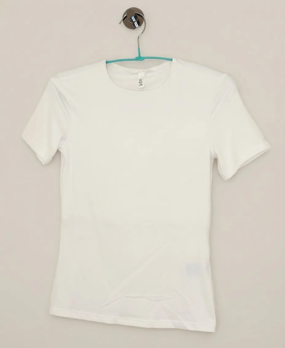 Usado por Trinidad Valenzuela, Polera básica , talla XS