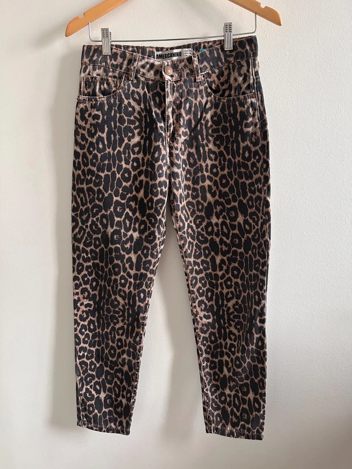 Usado por Constanza Moscoso, Jeans leopardo Americanino, talla 36