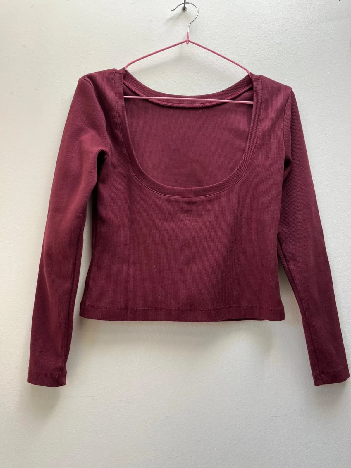 Usado por Josefina , Polera rib manga larga burgundy, talla S