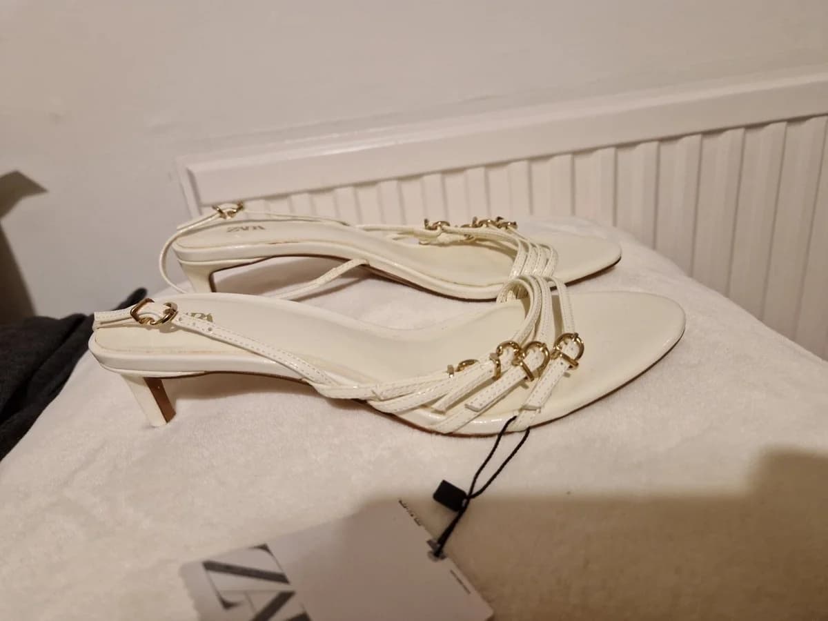 Usado por constanza colihuinca, Sandalias Zara Crema, talla 36