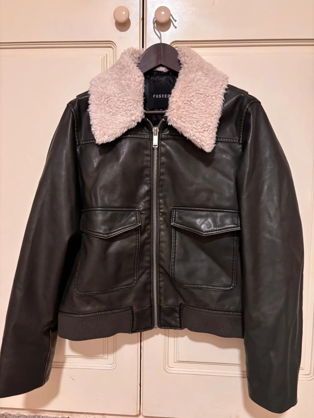 Usado por Antonia Poblete Ramadanovich, Chaqueta foster , talla Xl(L)