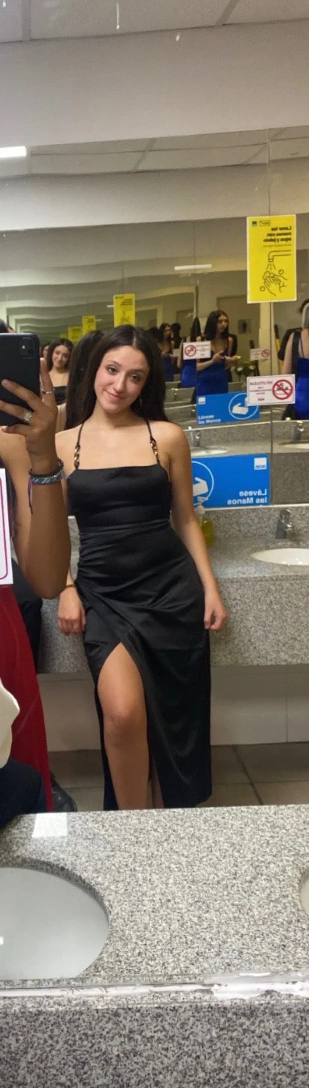 Vestido negro satinado — foto 1