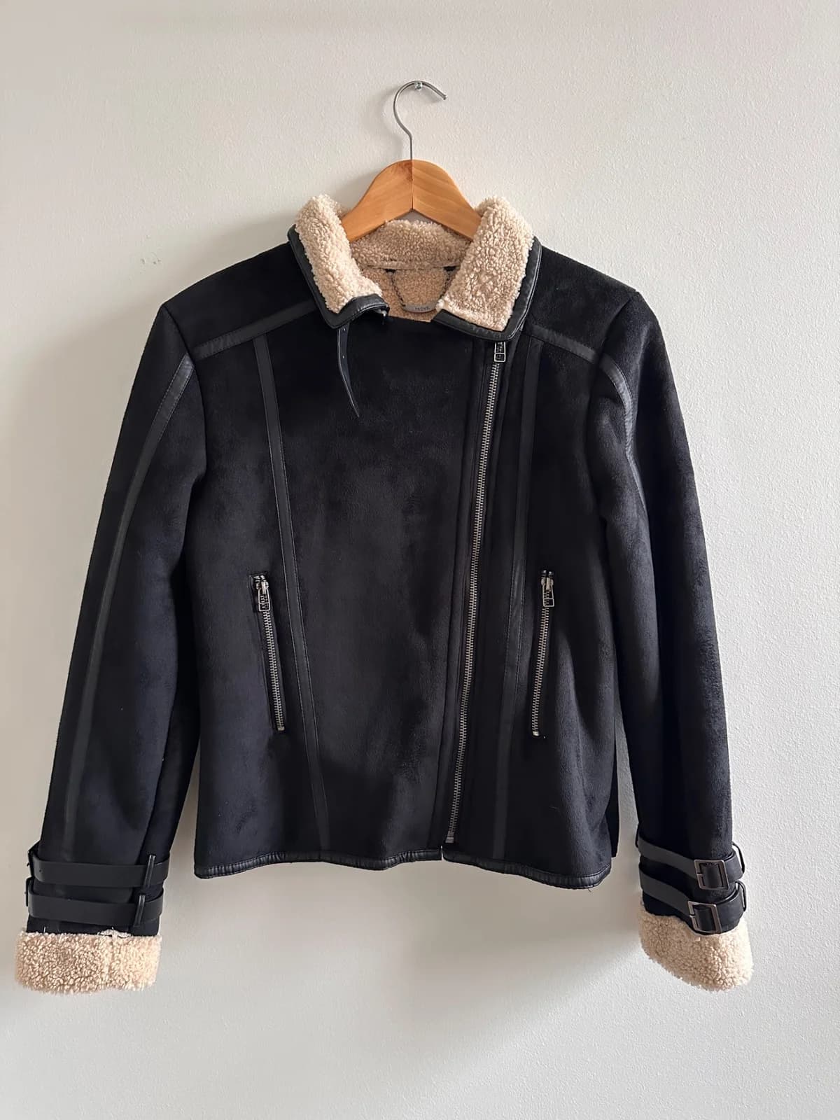 Usado por Constanza Moscoso, Chaqueta negra Prune , talla XS