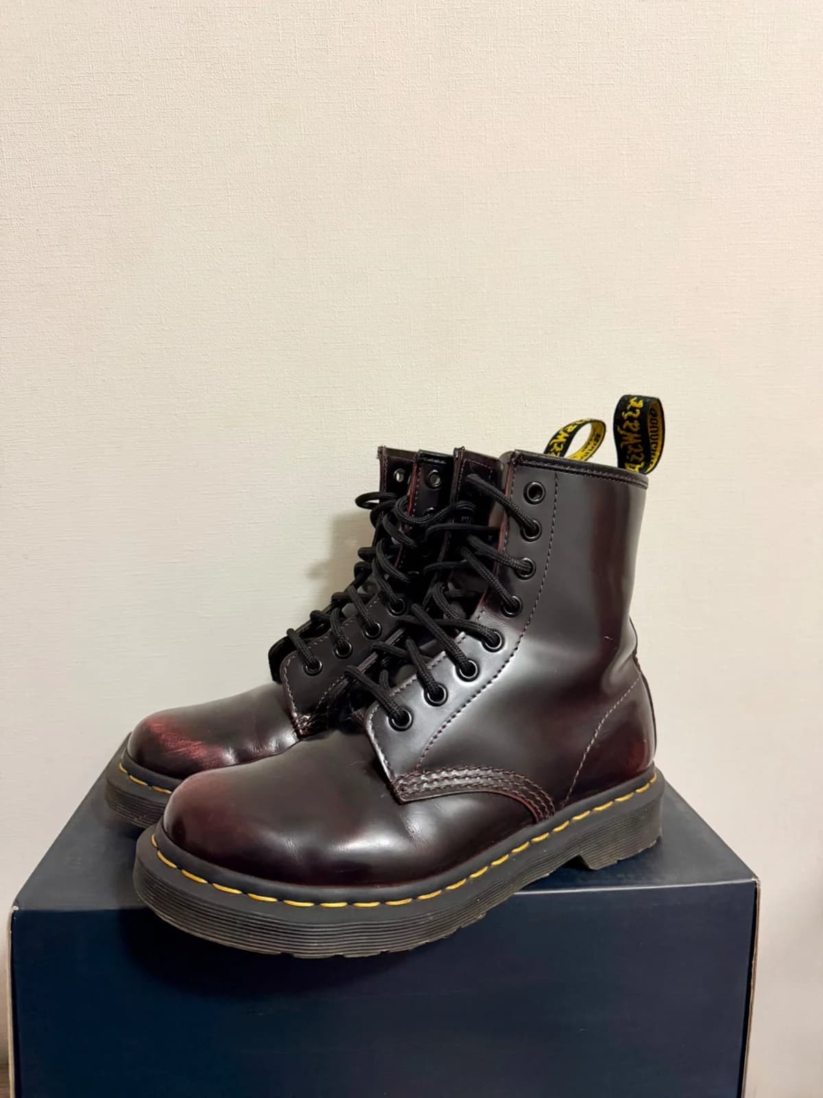 Usado por María Ignacia Padilla, 1460 Arcadia Leather Boots Cherry Red, talla 36