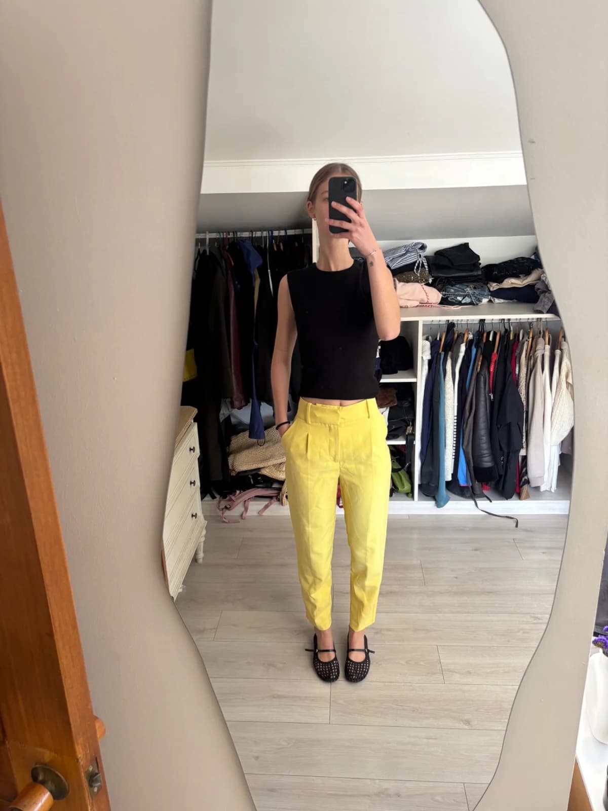 Pantalón sastrero amarillo