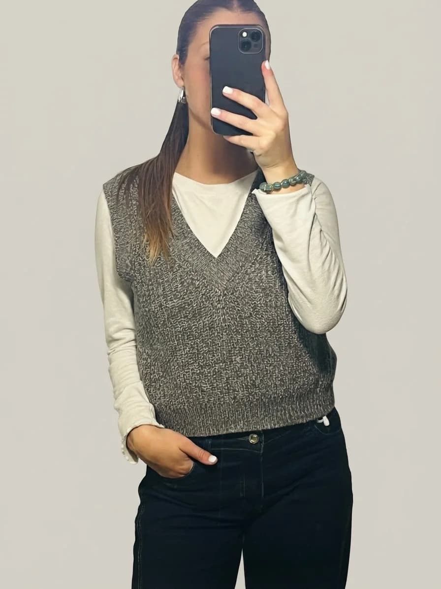 Usado por Florencia Acosta breschi, Vest gris (tejido), talla S