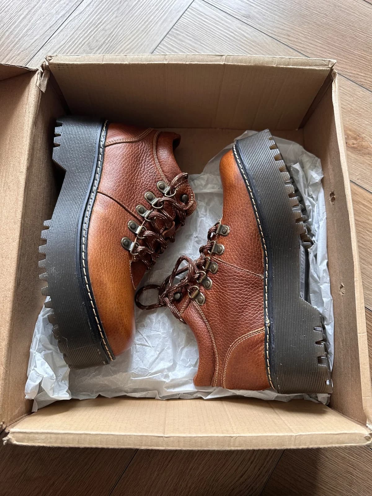 Usado por Constanza Moscoso, Zapatos café Romano , talla 36