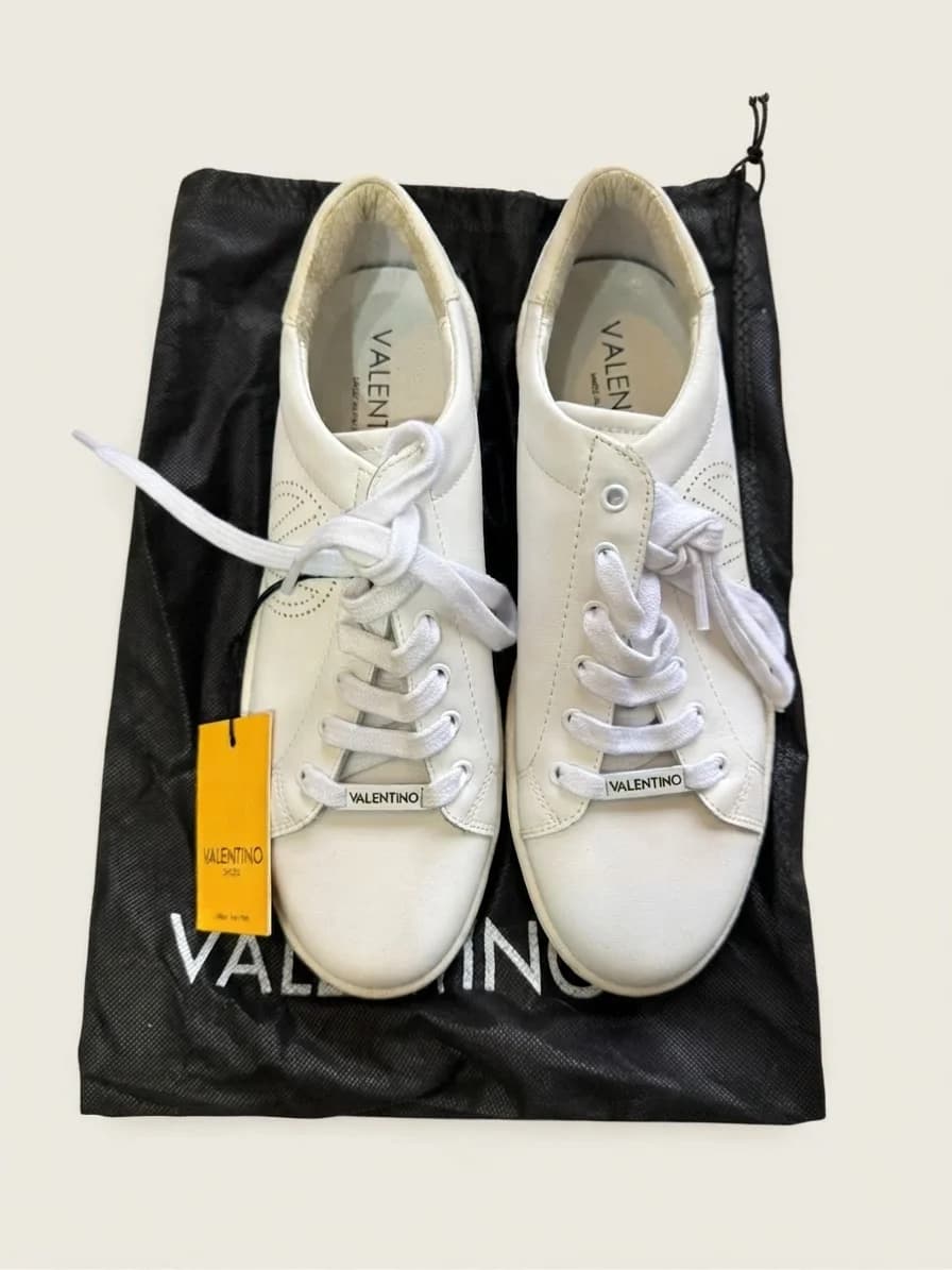 Usado por mariajosé mujica pironi, Zapatillas Valentino, talla 8