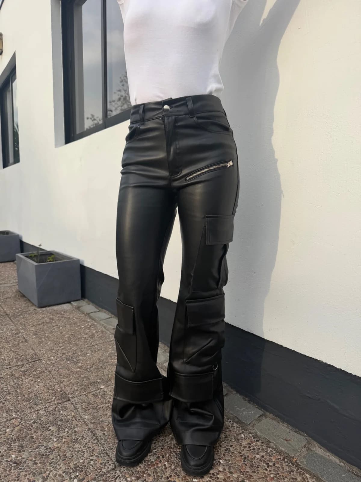 Pantalones ecocuero cargo