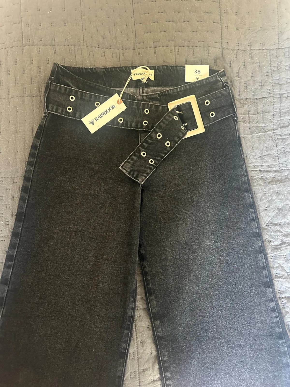 Usado por Amalia Contreras Letelier, Jeans raindoor , talla 38