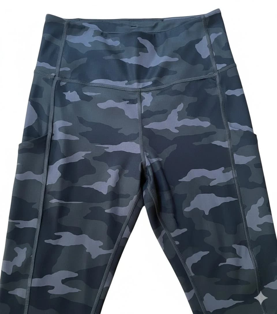 Usado por Josefina , Patas de deporte estampado camuflaje, talla XS
