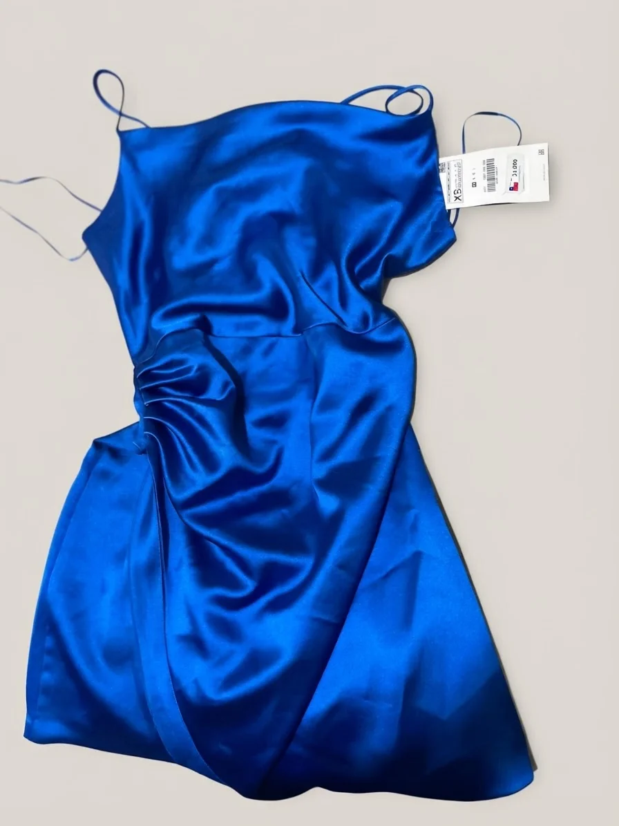 Usado por Catalina Nieto, Vestido formal azul Zara, talla Xs