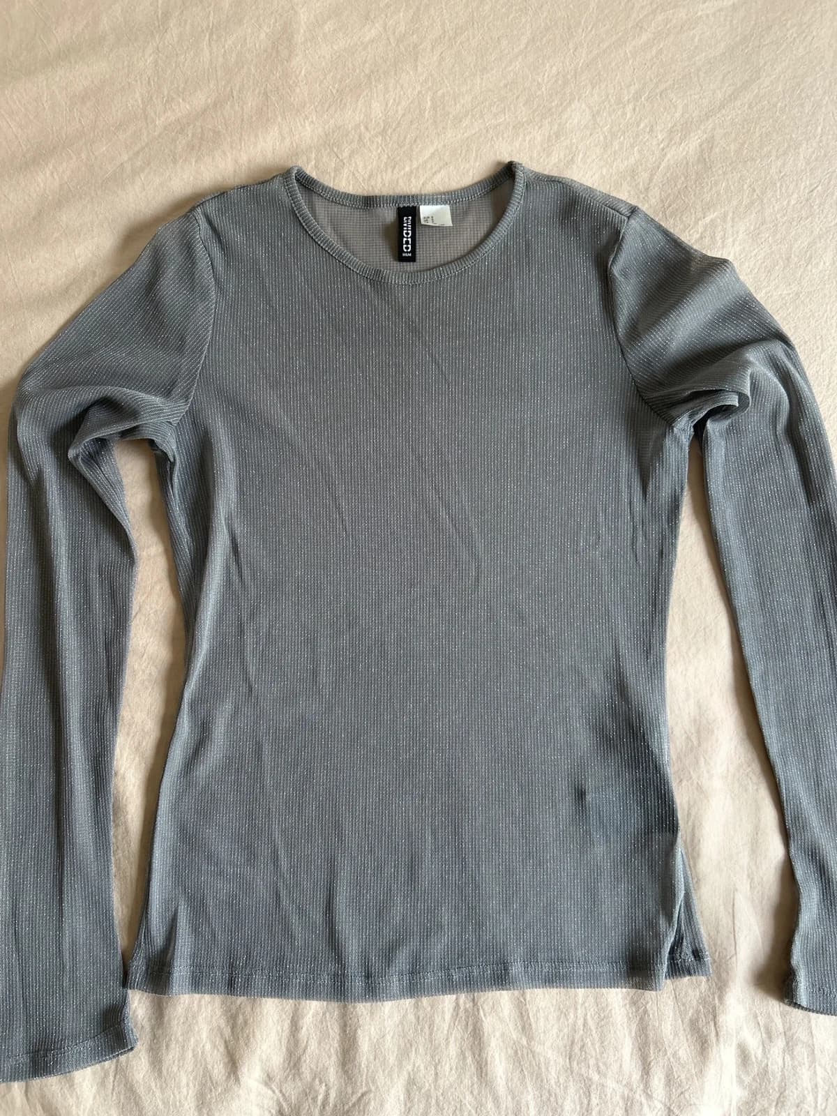 Usado por elisa foster, Polera brillos , talla S
