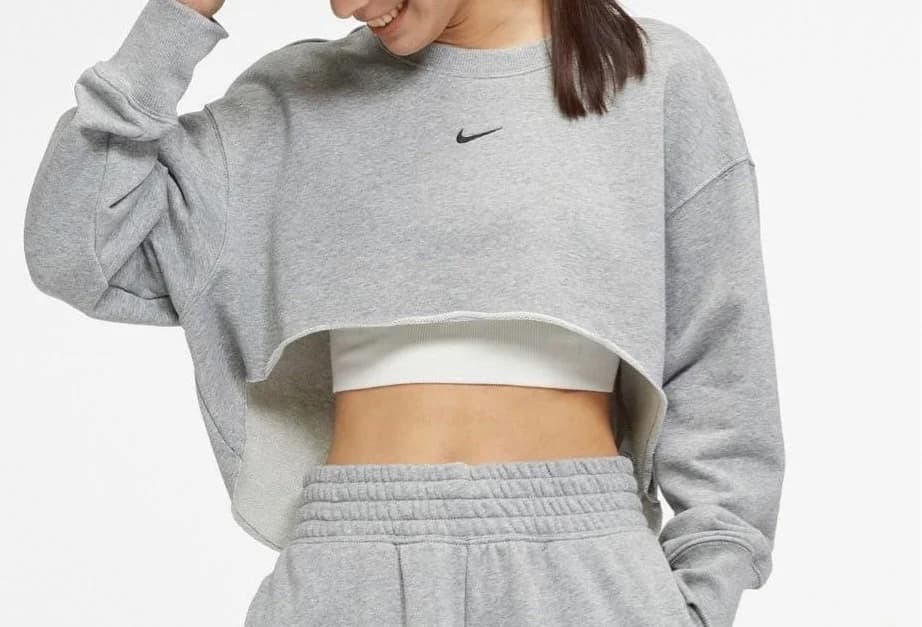 Usado por Monserrat Salazar, Poleron Nike , talla M