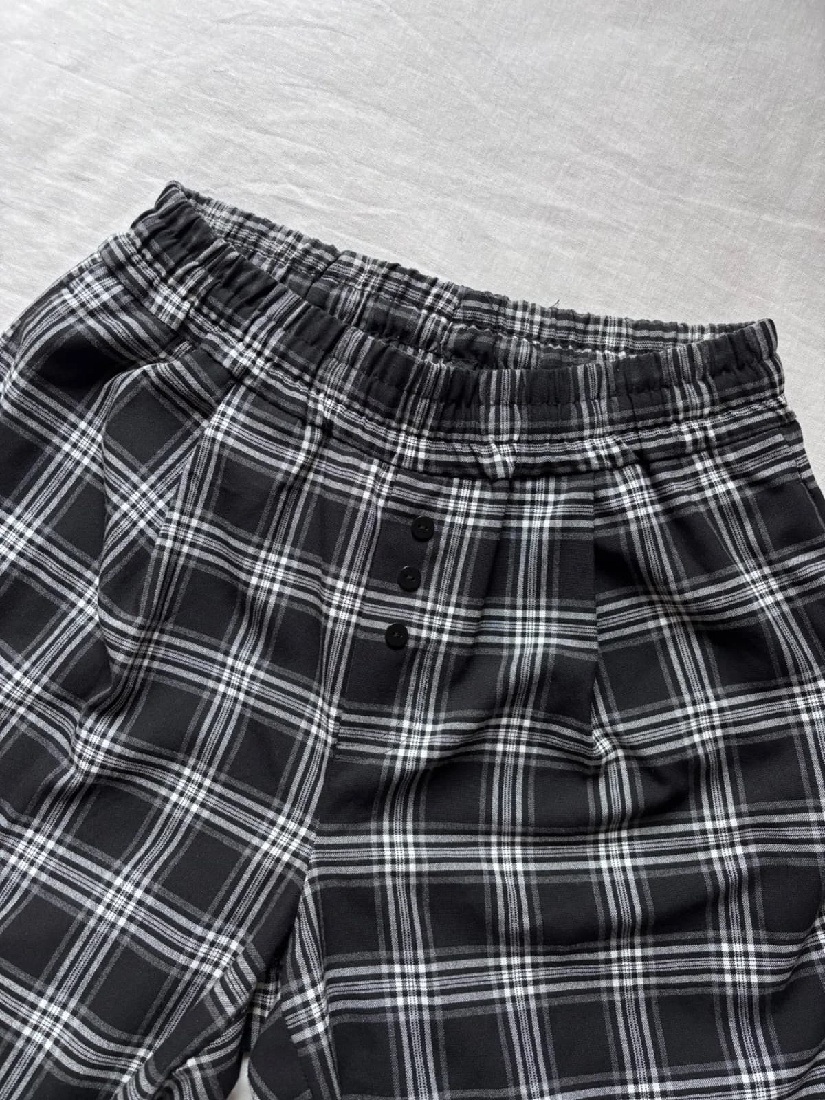 Usado por Fer Martínez, Pantalón Bershka Cuadrillé, talla XS