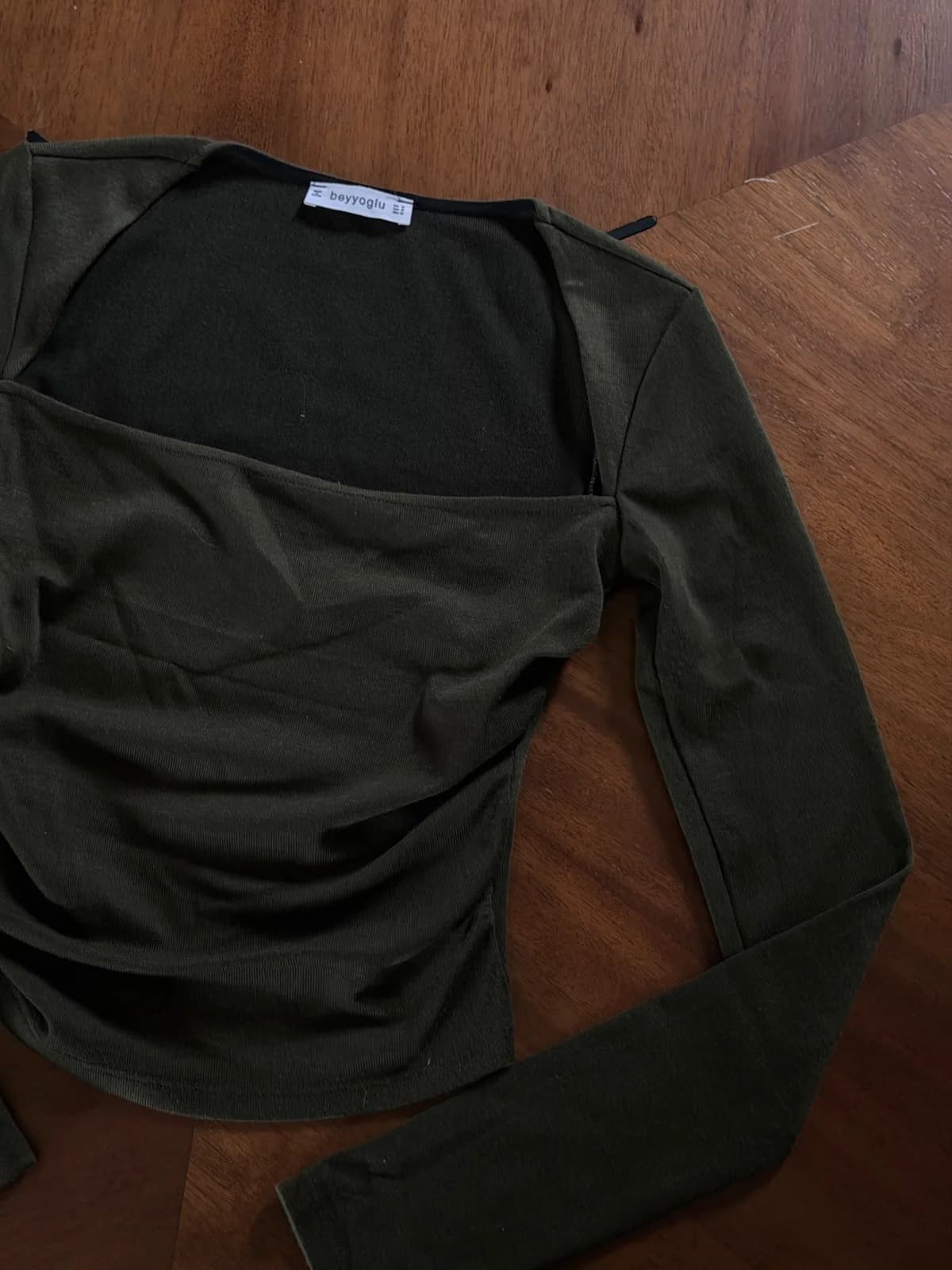 Usado por Isidora Parra, Top Escote Cuadrado Verde, talla M