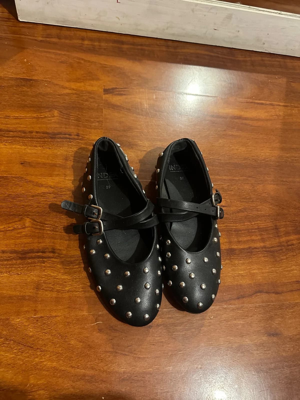 Usado por Michela Bravo, Ballerinas Index Tachas, talla 39